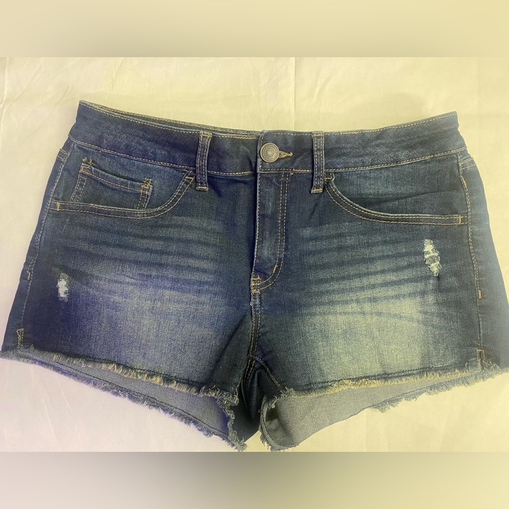 Shortie distressed shorts, NWOT, size 13, SO brand